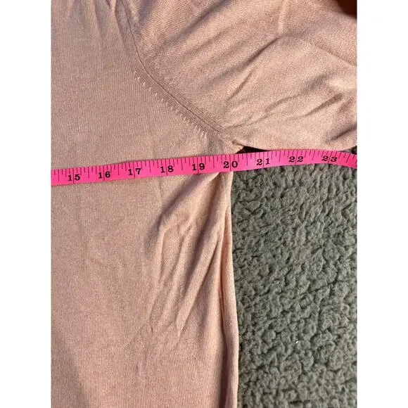 Lightweight Cotton Cashmere V-Neck Sweater Large (B100320) - Picture 6 of 8